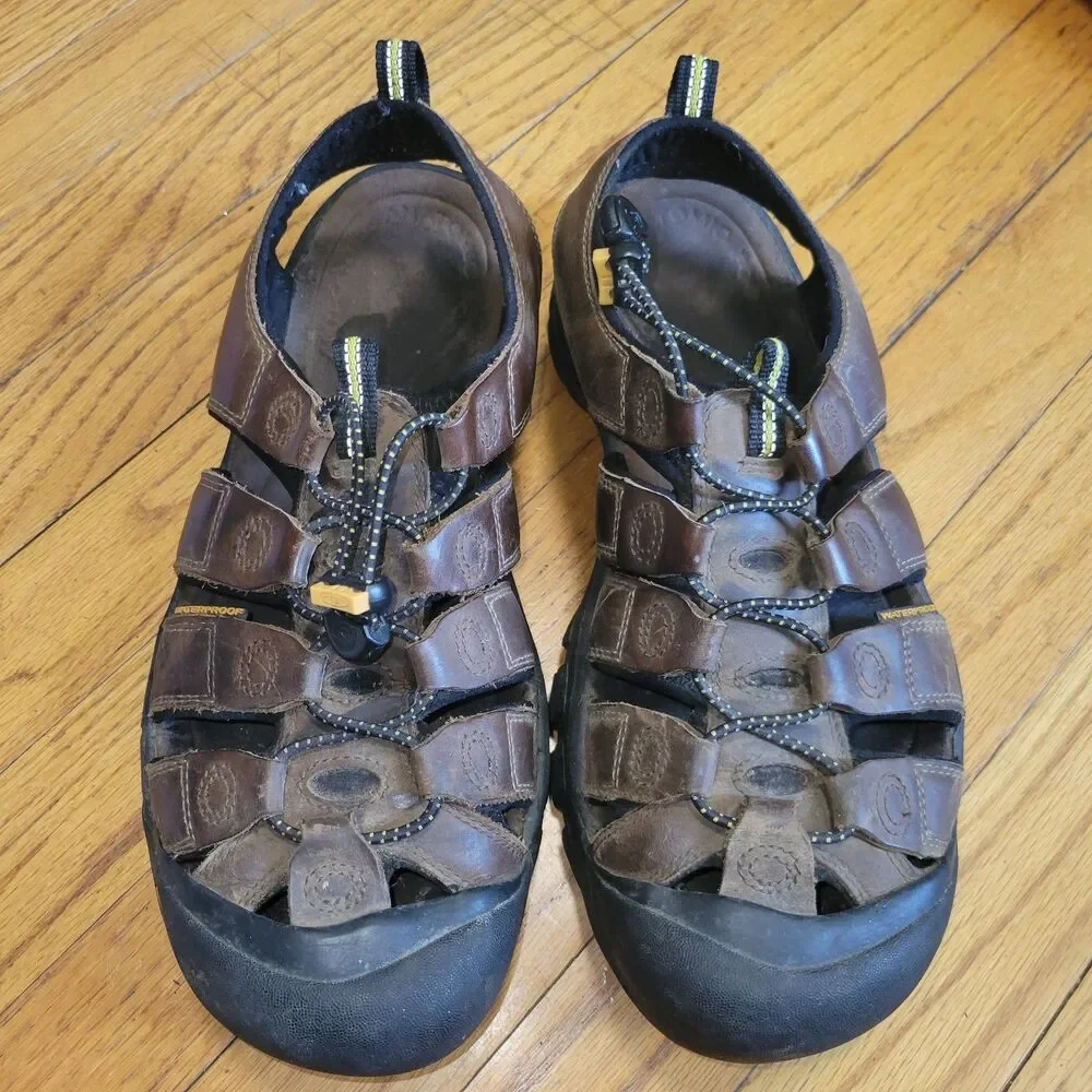 Keen Newport Men's Size 11 Waterproof Hiking Sandal Shoes Brown Leather MSRP$130
